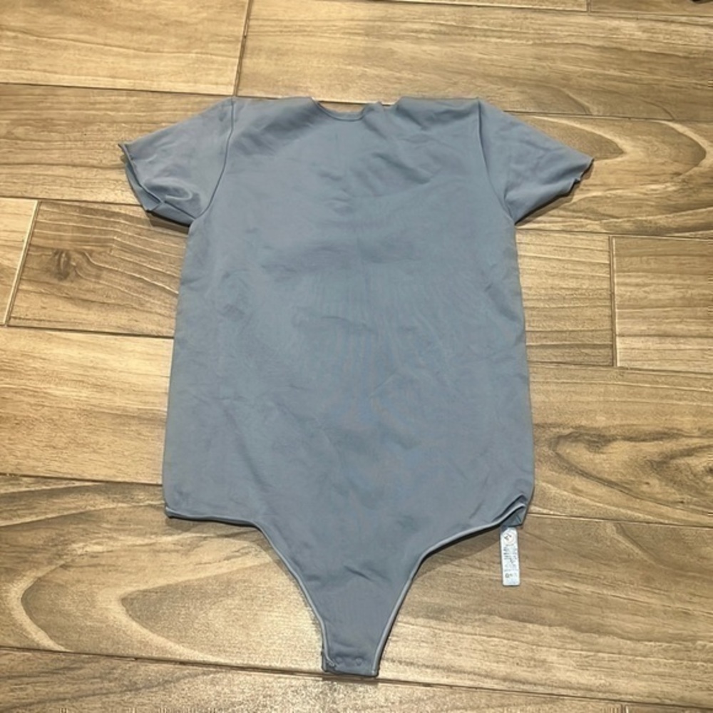 FITS EVERYBODY SHORT SLEEVE MOCK NECK BODYSUIT